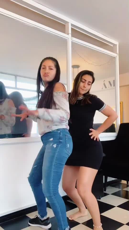Alee-Guzman-U-aleeguzmanu_323b4d5bb1deceae8.mp4