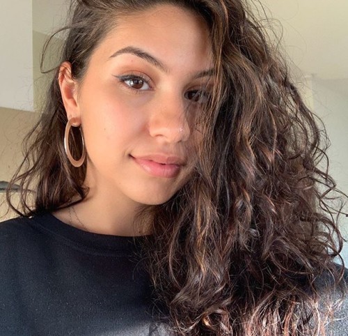 Alessia-Cara-R00946f198d42806985b.jpg