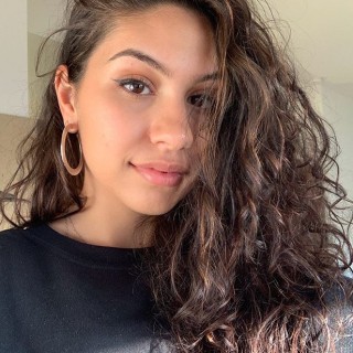 Alessia-Cara-R00946f198d42806985b