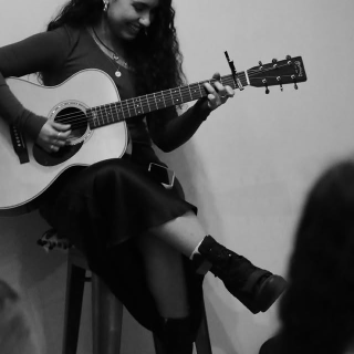Alessia-Cara-R0217eb56529b348d081