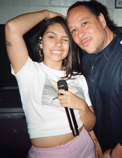 Alessia-Cara-R0250b10110ec6083d1a.jpg