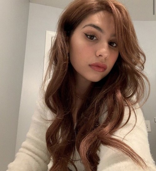 Alessia-Cara-R0284c79ac5512d5eeb4.jpg