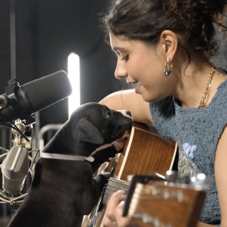 Alessia-Cara-R0363ee8b6f1bf67da00