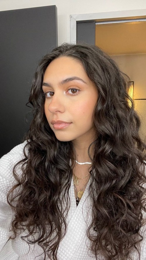 Alessia-Cara-R050613fafd6708992a5.jpeg