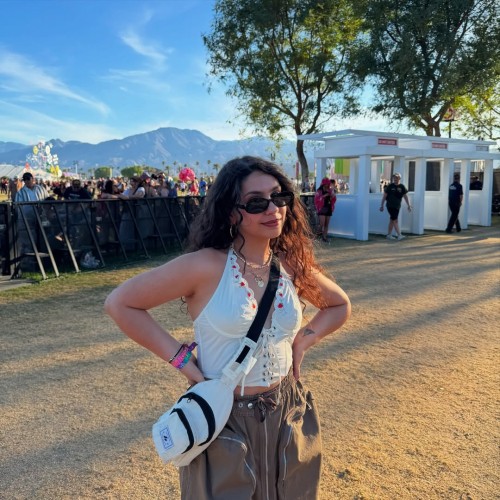 Alessia-Cara-R055bd437126232cba60.jpg