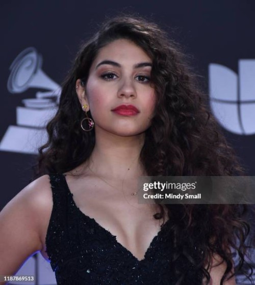 Alessia-Cara-R057f9d7b587c62cfff9.jpg