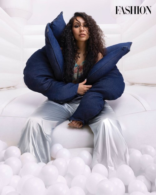 Alessia-Cara-R064fe0afcc1edaad229.jpg