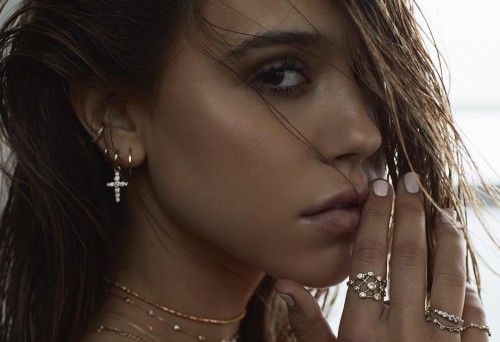 Alexis-Ren-1-1c13aa7a4bf25ee3c.jpg