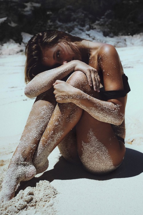 Alexis-Ren-124780cd64eed8bfb6.jpg