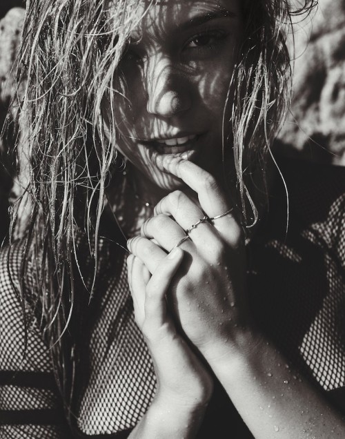 Alexis-Ren-23c9b6cd5fe9cb6875.jpg