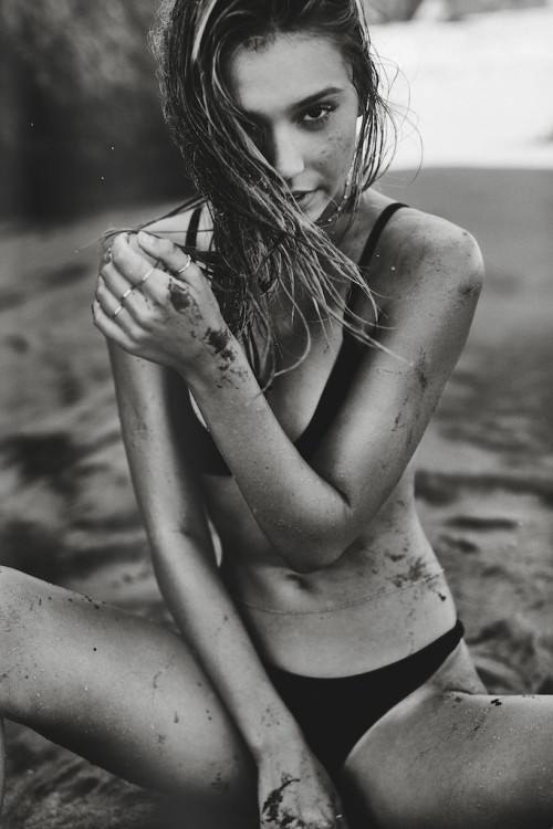 Alexis-Ren-39ae43c0ea8f59e6a8.jpg