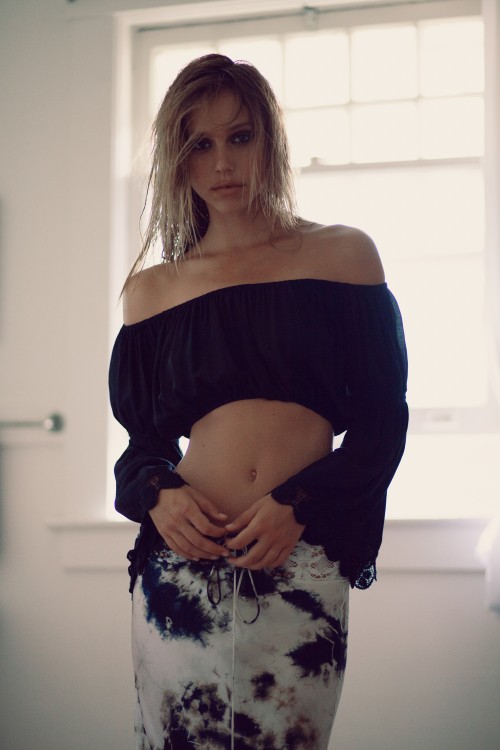 Alexis-Ren-by-Kimberley-Gordon-for-Planet-Blue-23d8694de6953db2f0.jpg