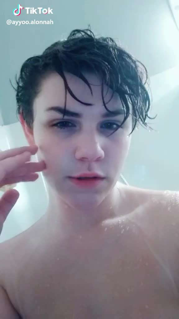 Alonnah-shower-1.mp4