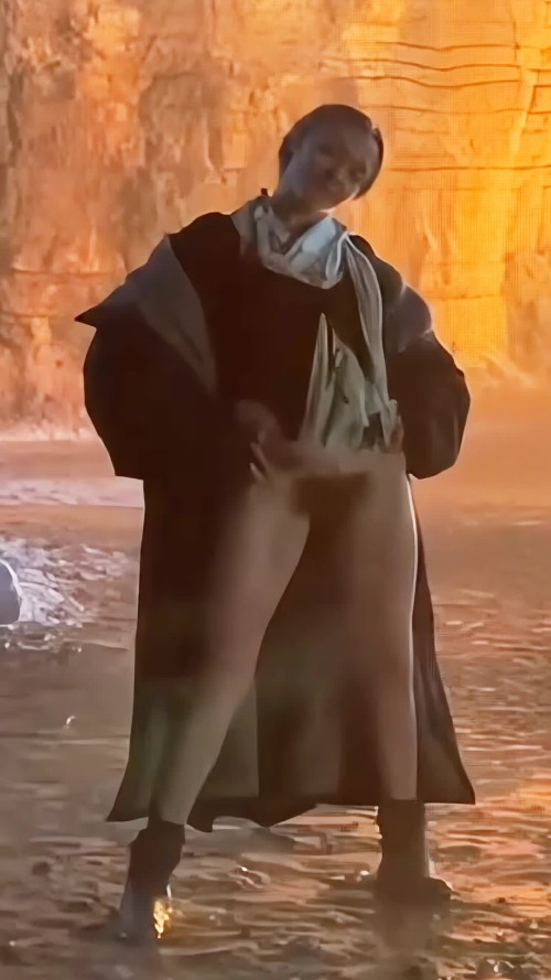 Amanda-Seyfried-2.mp4