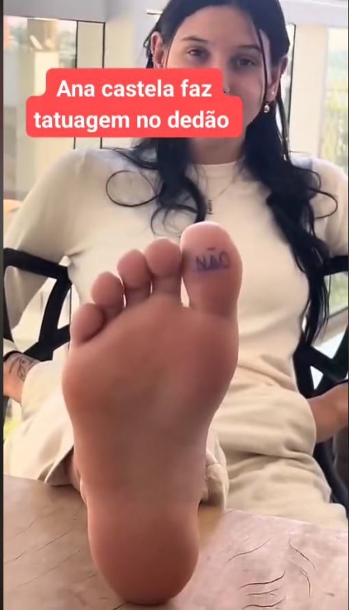Ana-Castela-Feet-8208796.jpg