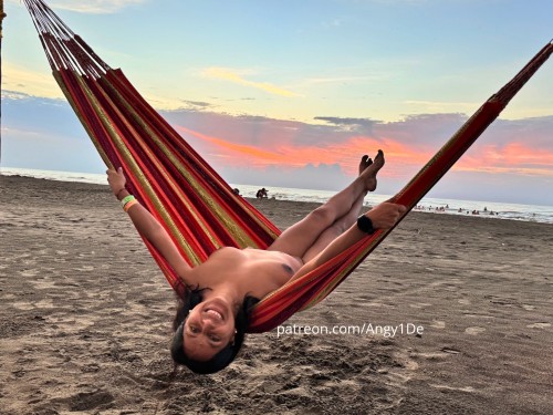 Angy1De 1918483914022146080 01