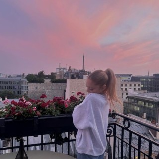 Ariana-Grande-Butera-R01452e7d574c54b564b