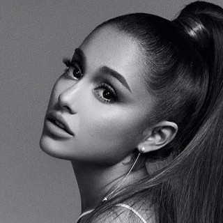 Ariana-Grande-Butera-R039e0ee75dd9bafb58f