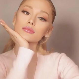 Ariana-Grande-Butera-R06002747059aa00be58