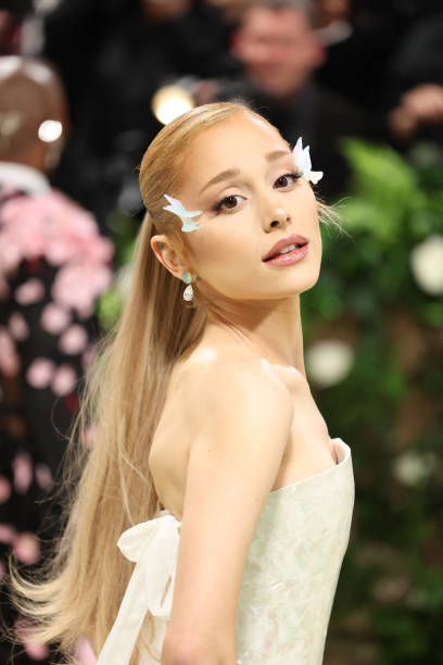 Ariana-Grande-Butera-R0656e1d99837368fe46.jpg