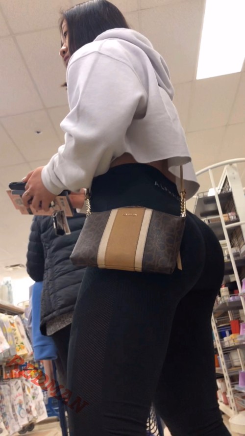 Asian-PAWG_2020_03_24_20_31_20.MP4_snapshot_01.39.9604518898d27009a25.jpg