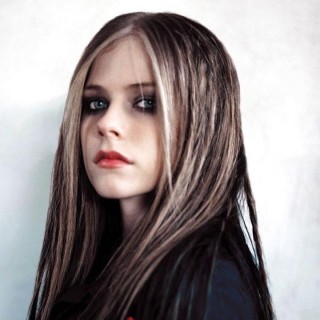 Avril-Lavigne-R001fba5af59bb6fa7db