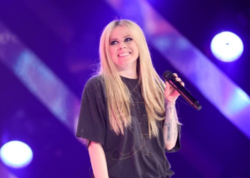Avril-Lavigne-R00239e1e84353213371.jpg
