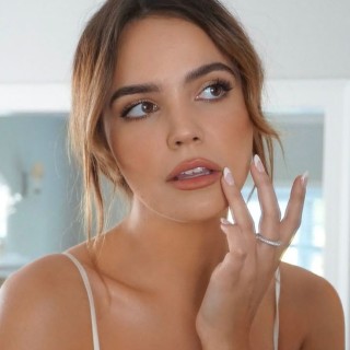 Bailee-Madison-R019