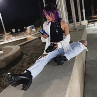 Baylee-Christine-MaybeBaylee-R025