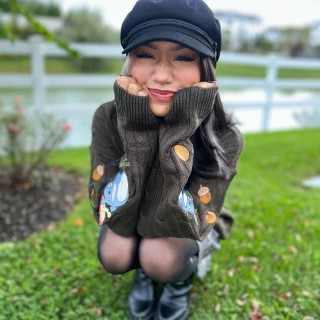 Baylee-Christine-MaybeBaylee-R040