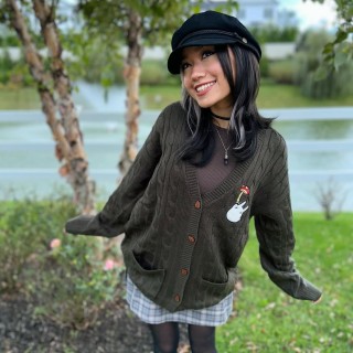 Baylee-Christine-MaybeBaylee-R042