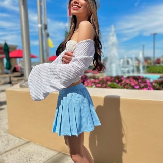 Baylee-Christine-MaybeBaylee-R061