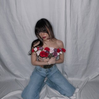 Baylee-Christine-MaybeBaylee-R067