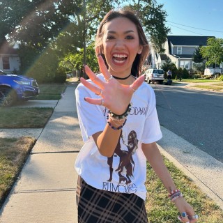 Baylee-Christine-MaybeBaylee-R070