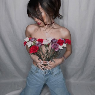 Baylee-Christine-MaybeBaylee-R074