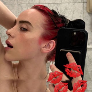 Billie-Eilish-R028