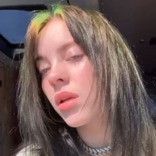 Billie-Eilish-R031