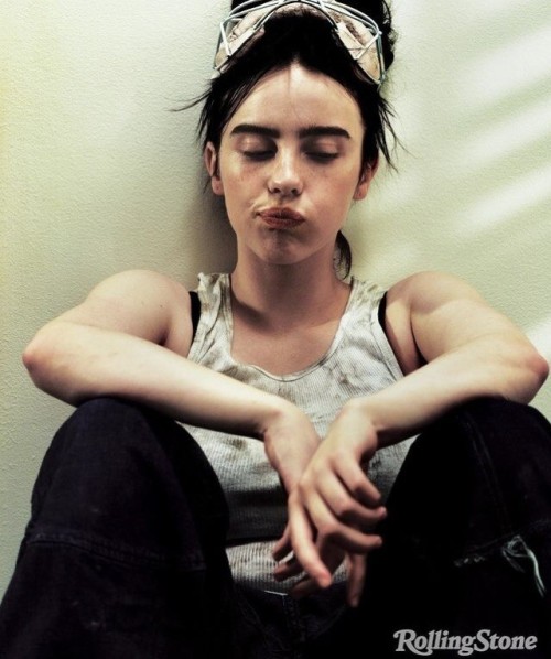 Billie-Eilish-R033.jpg