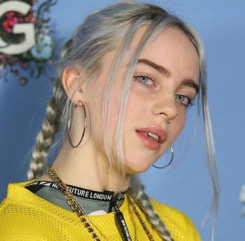 Billie-Eilish-R043.jpg