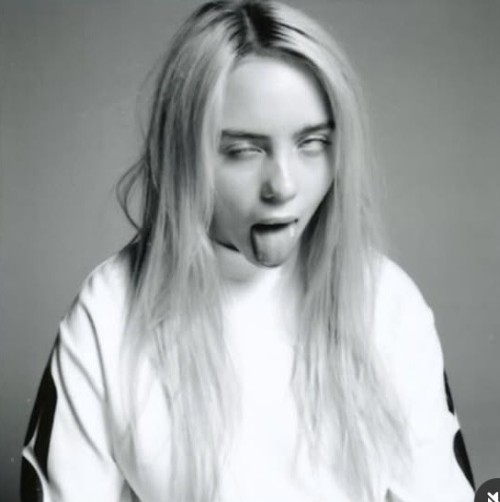 Billie-Eilish-R064.jpg