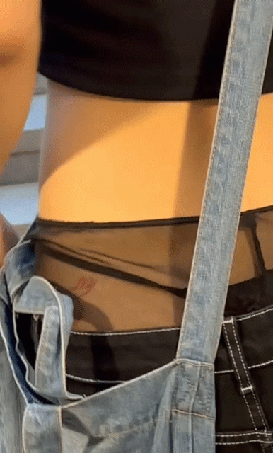 Black-thong-Whale-Tail5bacc12c755fb7e23.gif