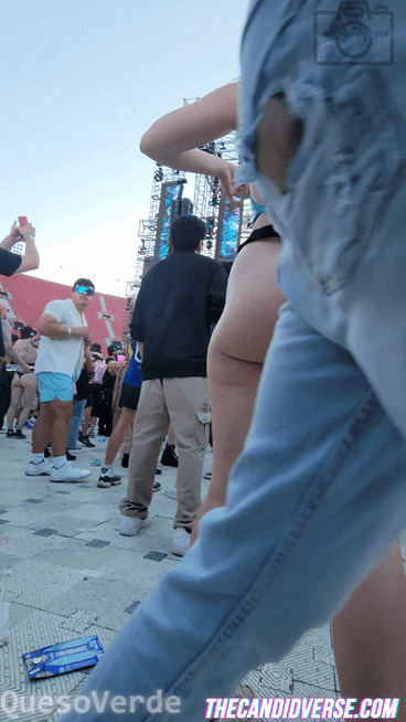 Blue-Stringkini-Shakes-it-SHORT1983fc7b586a460f1.gif