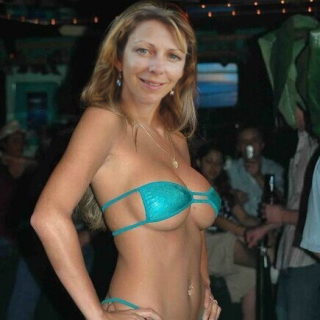 Blue-imageedit_4_7115013222fc43573fcbb26af5