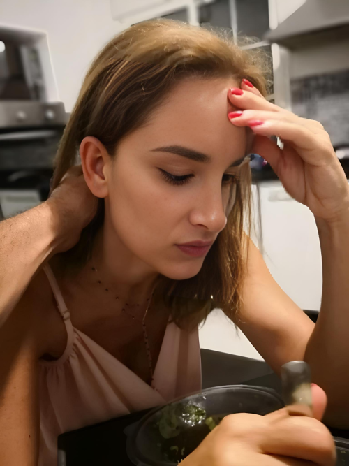 Caline-Zeaiter-MSN-goo-IM-663620fa285e121c374eef.png