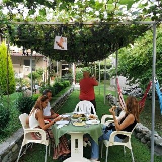 Caline-Zeaiter-Sex-IM77-goo221-187fa4bdaee728b9576