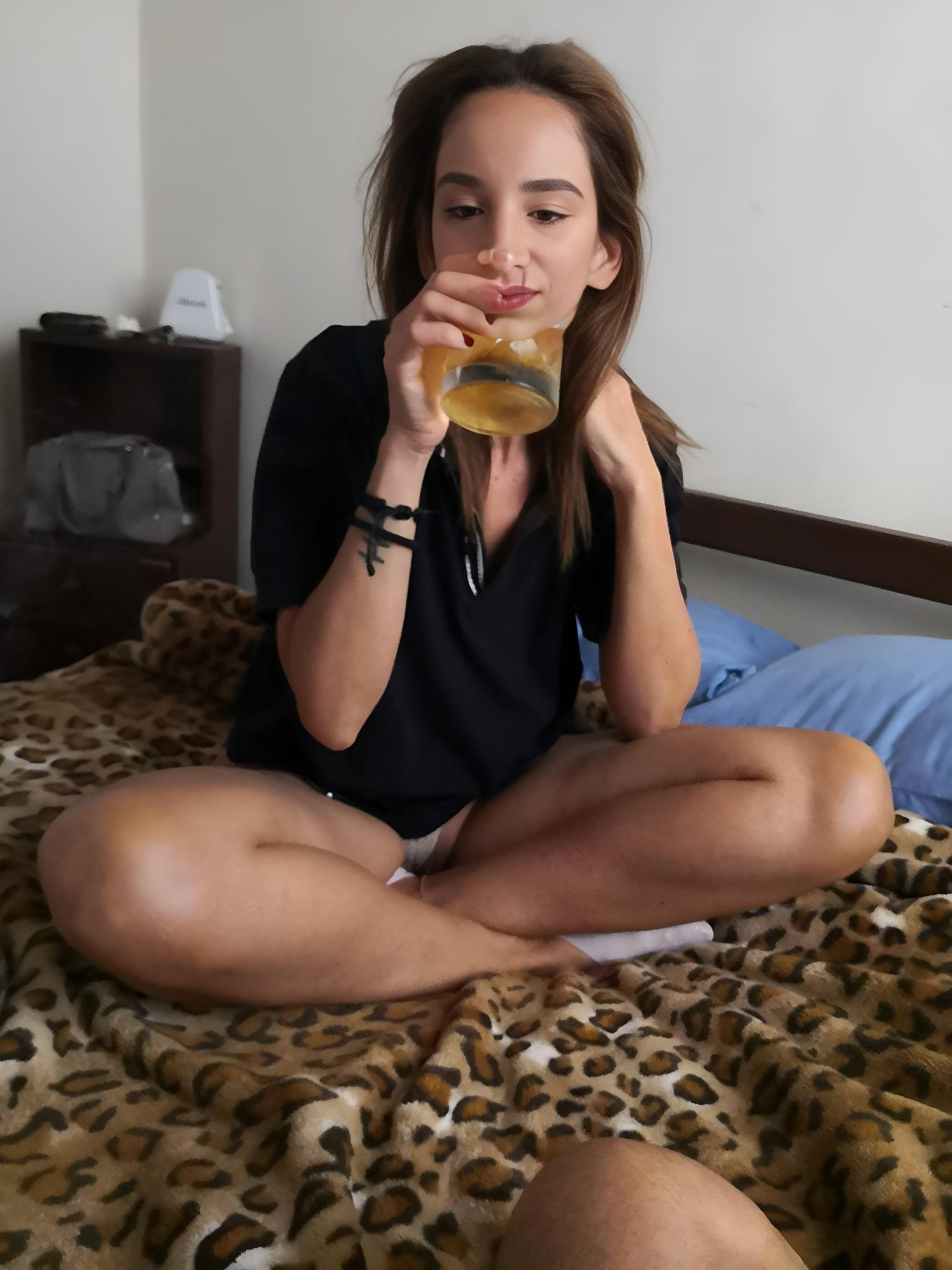 Caline Zeaiter Sex Images (12).png