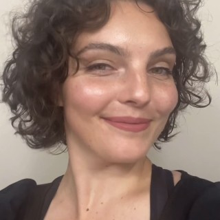 Camren-Bicondova-R003