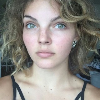 Camren-Bicondova-R018
