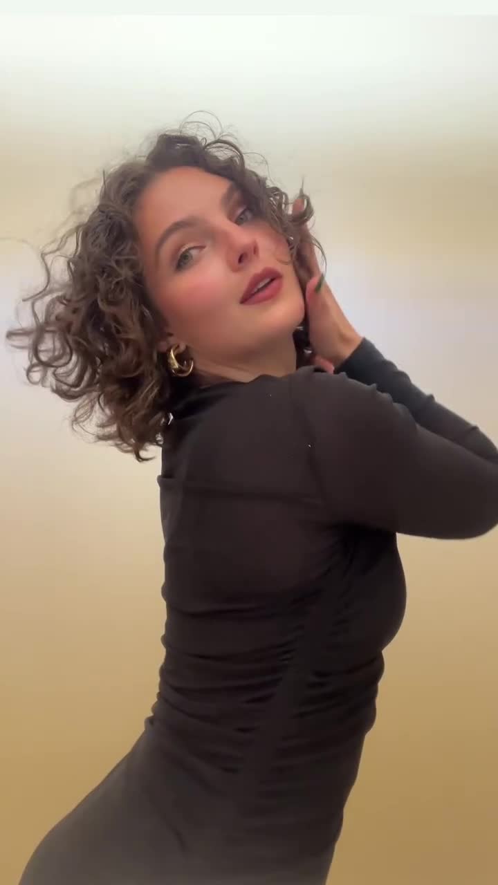 Camren-Bicondova-R022.mp4