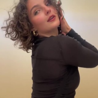 Camren-Bicondova-R022